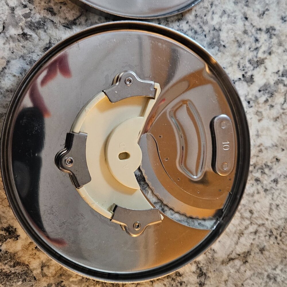 TWO DISCS Cuisinart blade disc DLC-837TX for DLC 8 or 10 & DLC-844TX 4MM - Picture 3 of 5
